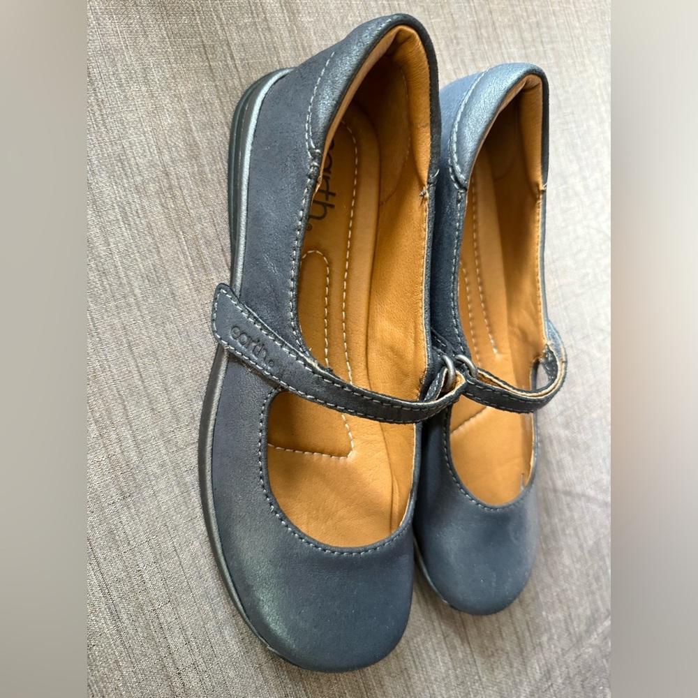 Earth Women's Navy Tose Mary Jane Flat 7.5 Medium Like New - Picture 3 of 6